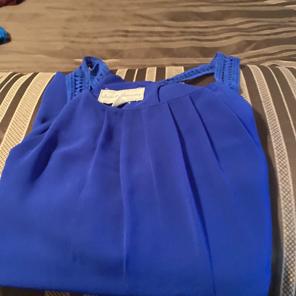 Beautiful blouse - Picture 3 of 3